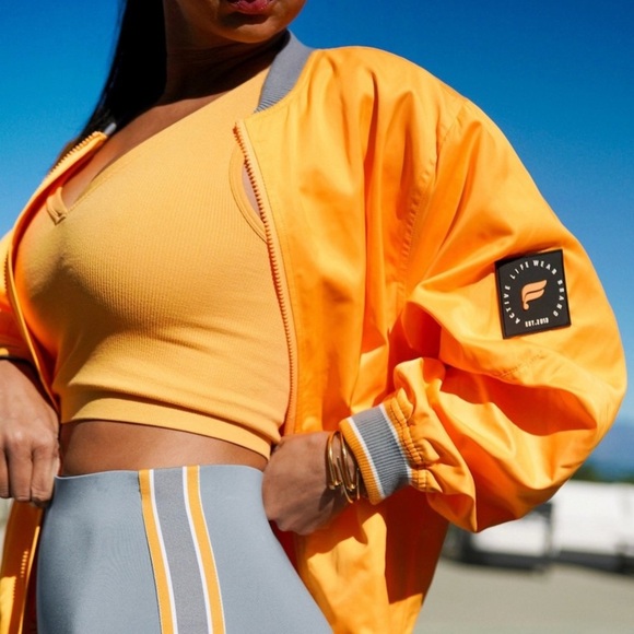 Fabletics Desert Sun Yellow Raincloud Grey Satin Bomber Jacket Size Large - Picture 15 of 16